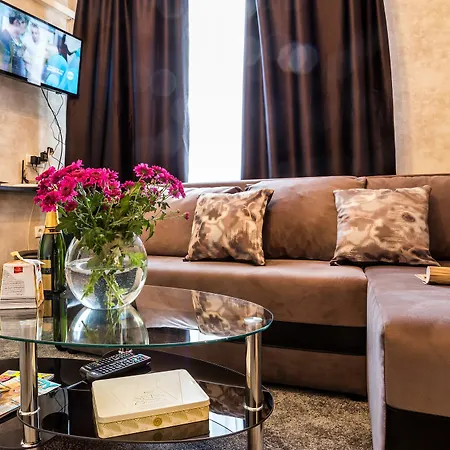 Grand Apartment