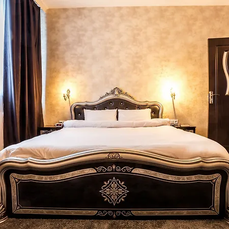Grand Apartment